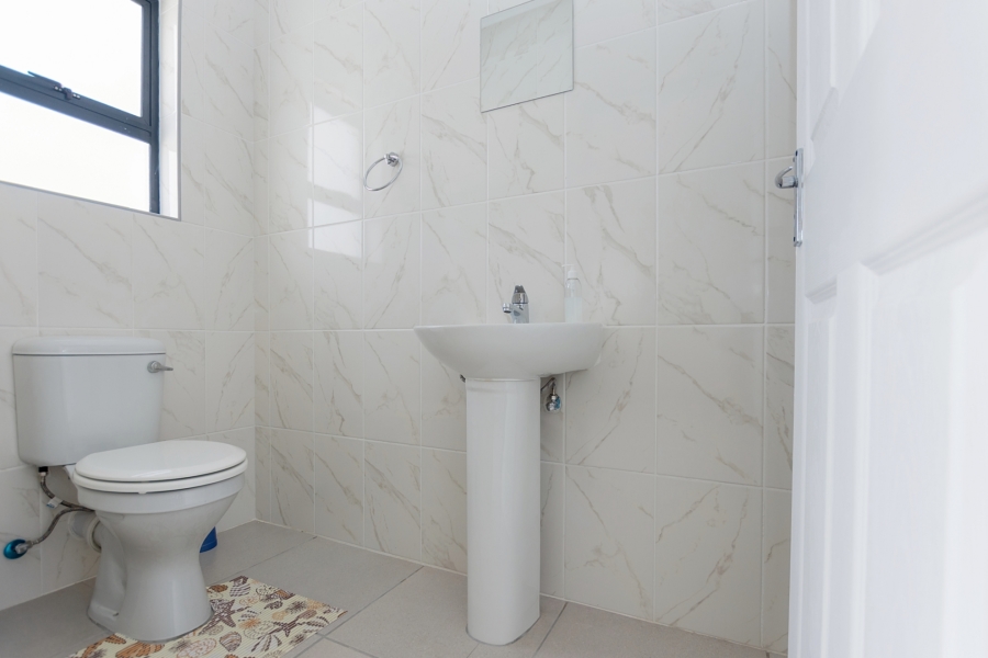 4 Bedroom Property for Sale in Harbour Heights Western Cape